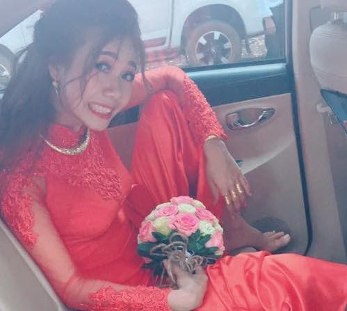 co dau chu re quay tren xe hoa anh 1