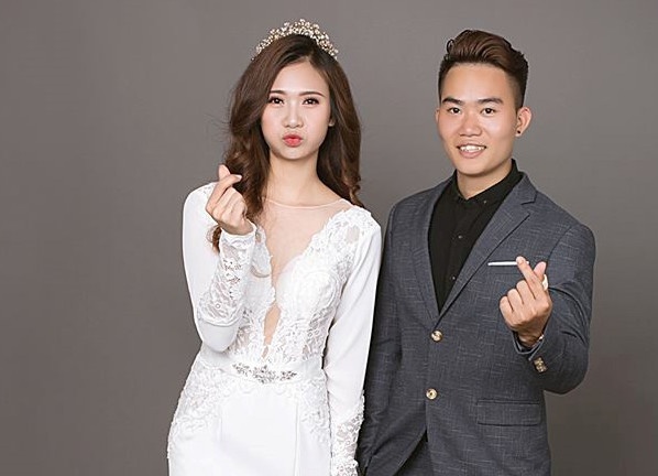 co dau chu re quay tren xe hoa anh 2