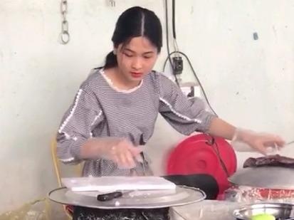 'Hot girl banh muot' o Nghe An bong dung noi tieng tren mang hinh anh