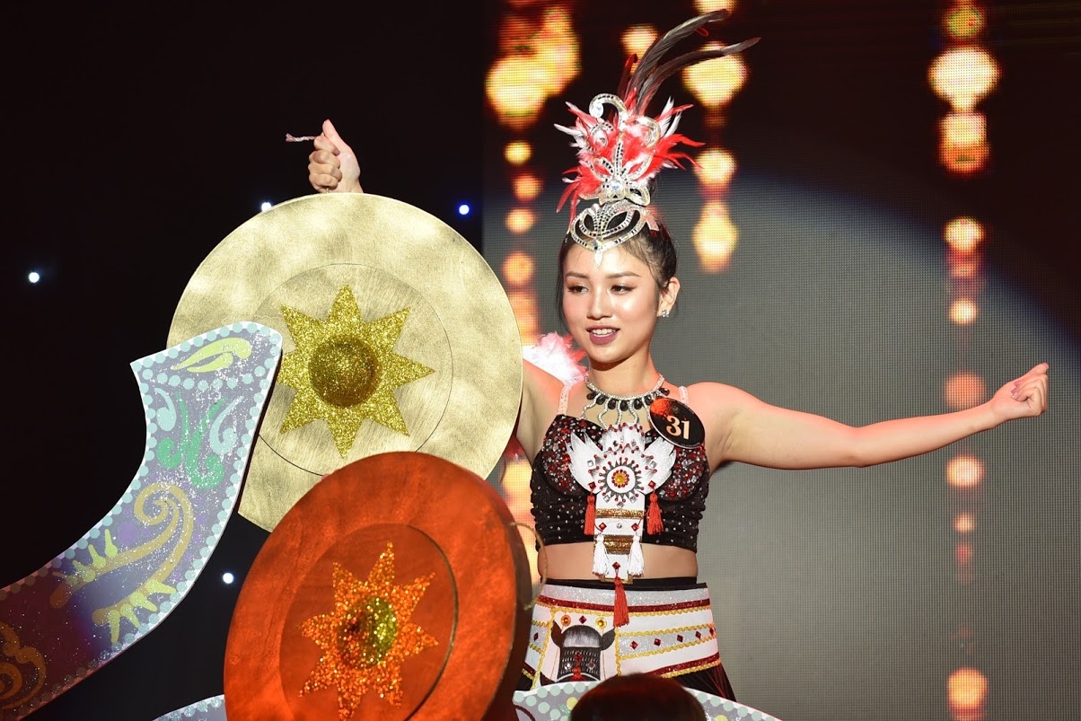 hoa khoi dai hoc ngoai giao anh 1