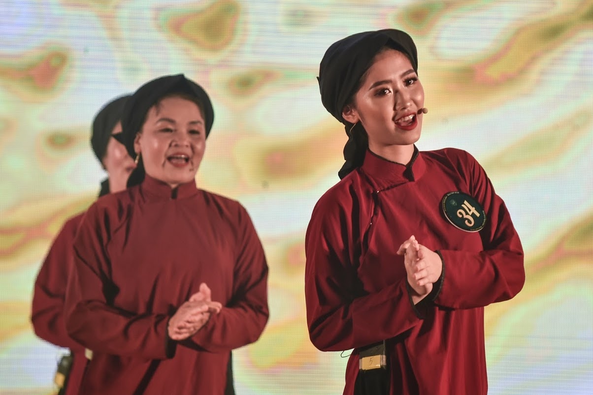 hoa khoi dai hoc ngoai giao anh 2