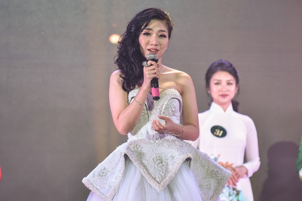 hoa khoi dai hoc ngoai giao anh 5