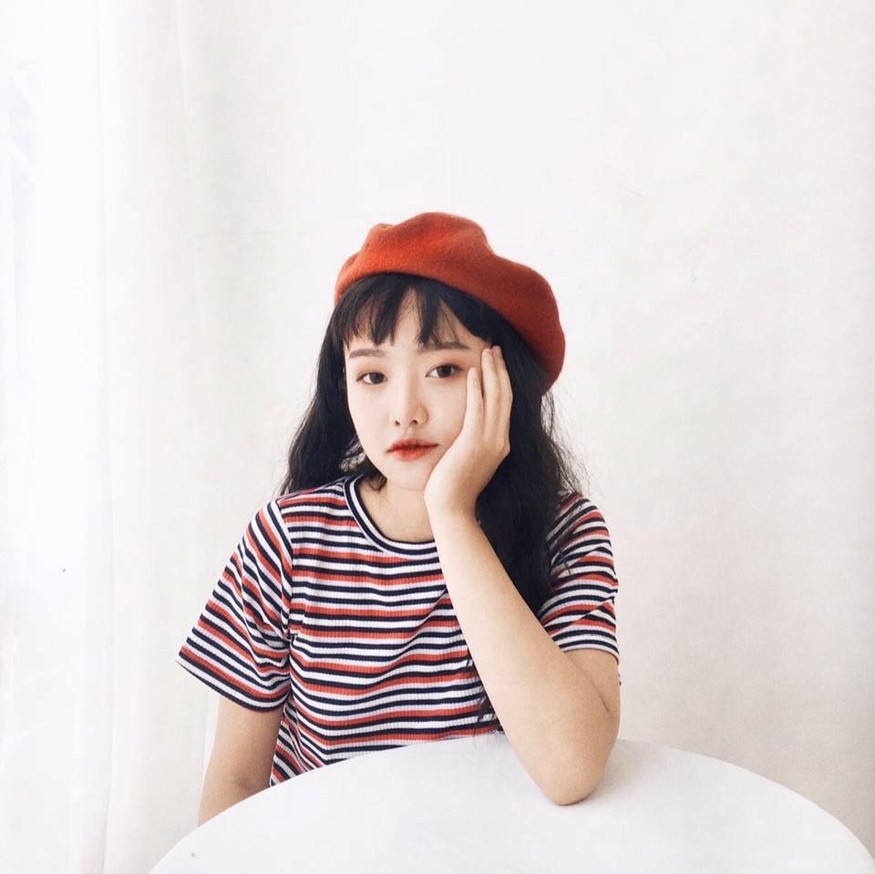 nu chinh trong MV noi tieng anh 13