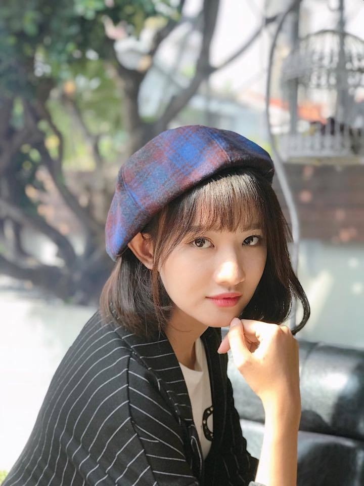 nu chinh trong MV noi tieng anh 2