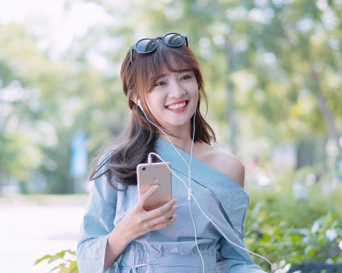 nu chinh trong MV noi tieng anh 3