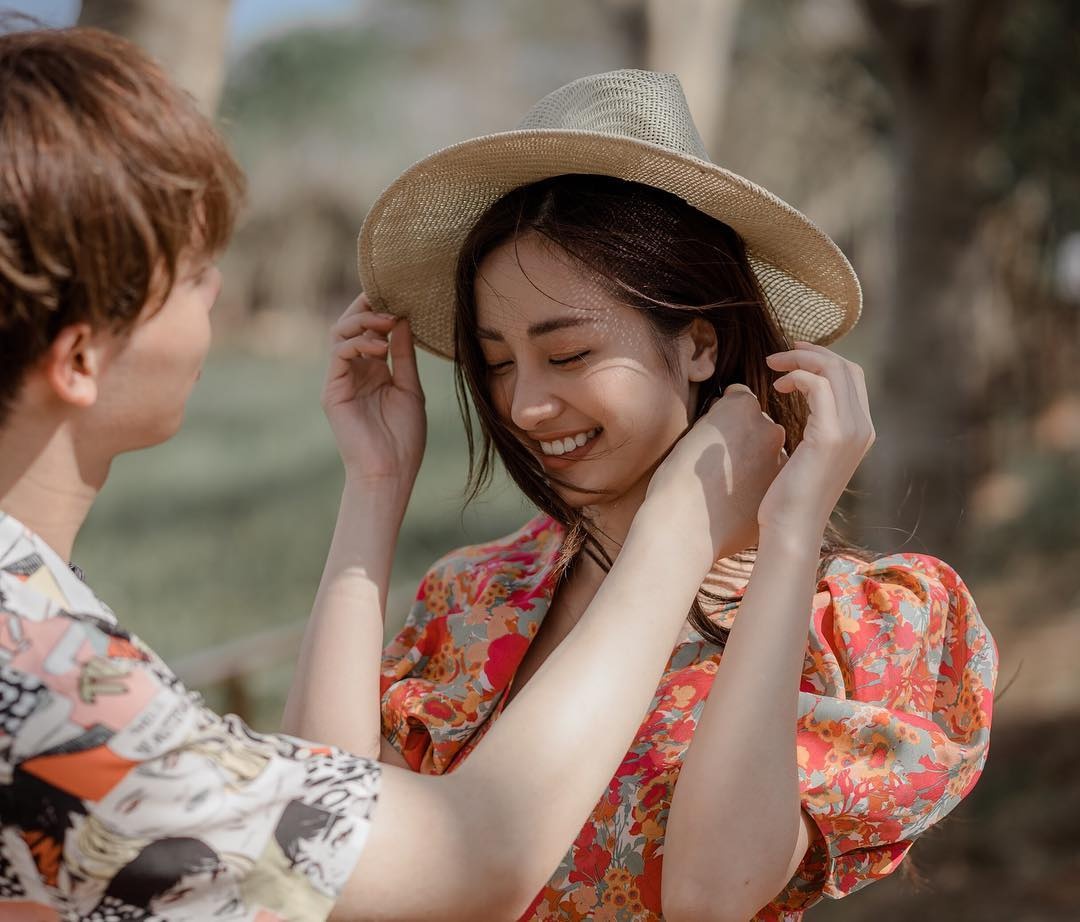 nu chinh trong MV noi tieng anh 8