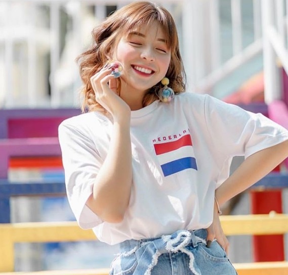 nu chinh trong MV noi tieng anh 22