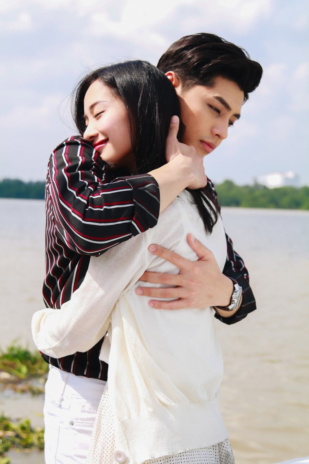 nu chinh trong MV noi tieng anh 9