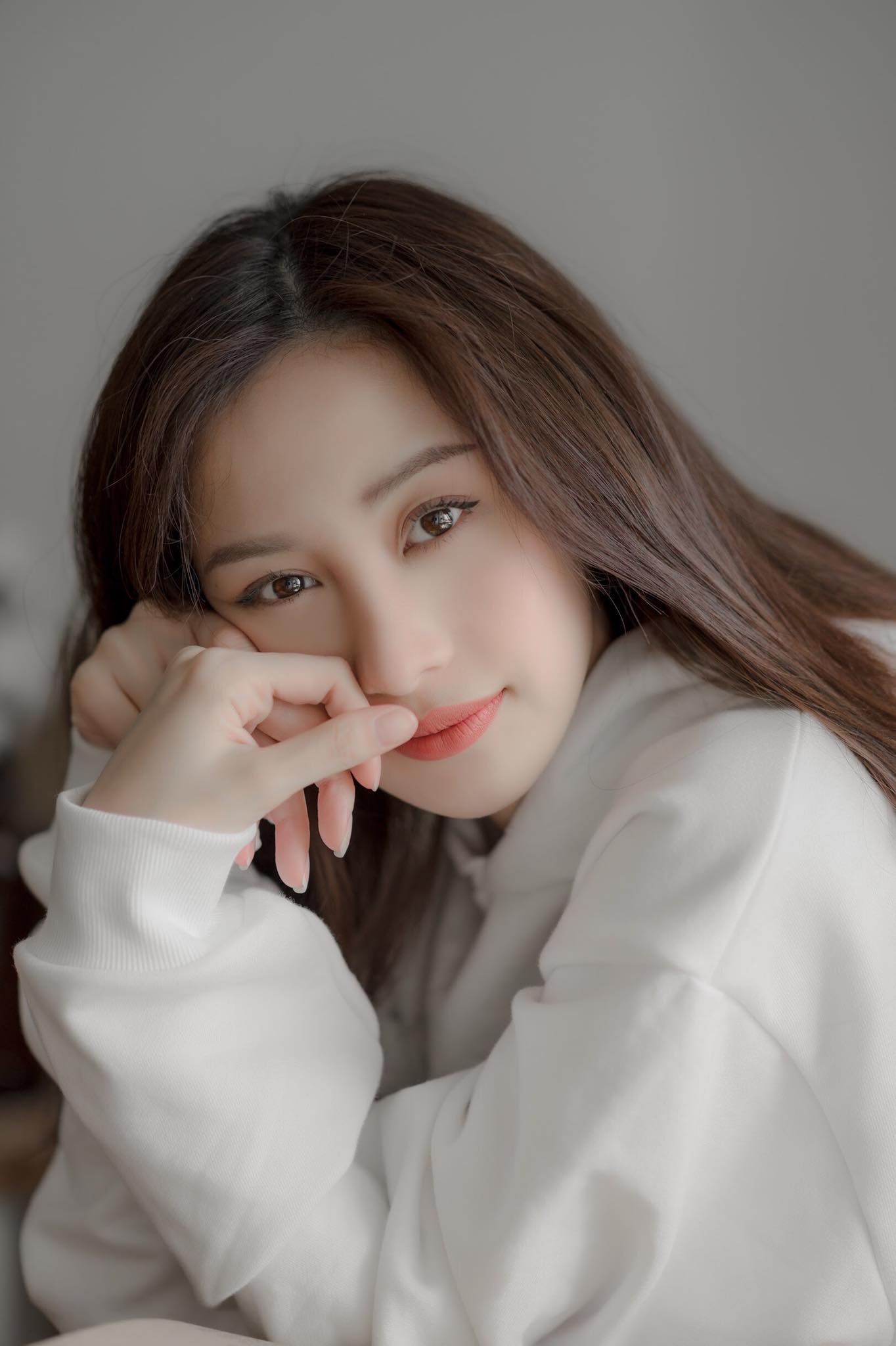 nu chinh trong MV noi tieng anh 10