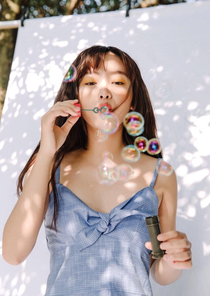 nu chinh trong MV noi tieng anh 14