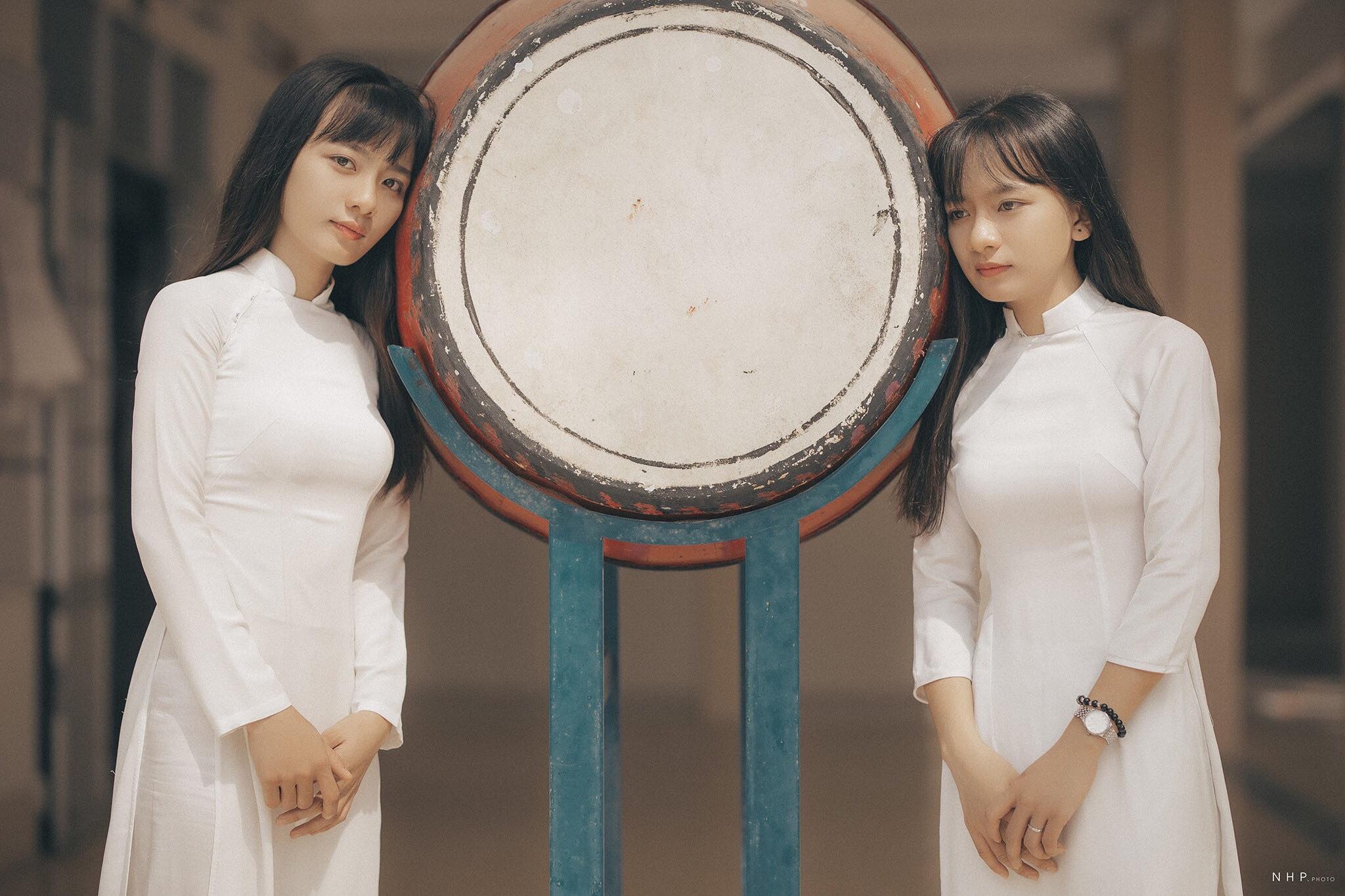 bo anh cuon hut chi em sinh doi anh 1