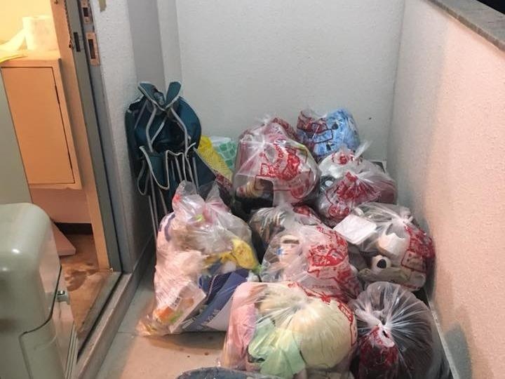 Bi to bien nha tro thanh bai rac, du hoc sinh Viet chua xin loi hinh anh