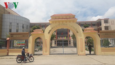 trường chuyên sai phạm tài chính ảnh 1 truong chuyen sai pham tai chinh anh 1