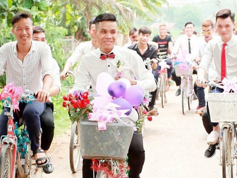 Chu re Vinh Phuc ruoc dau bang xe dap hinh anh