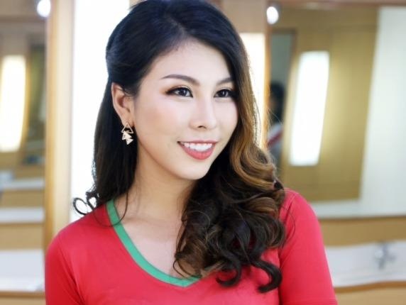 Nu MC hiem hoi duoc khen ngoi sau phan binh luan World Cup hinh anh