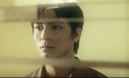 Nam chinh trong MV 'Duyen minh lo' cua Huong Tram hinh anh