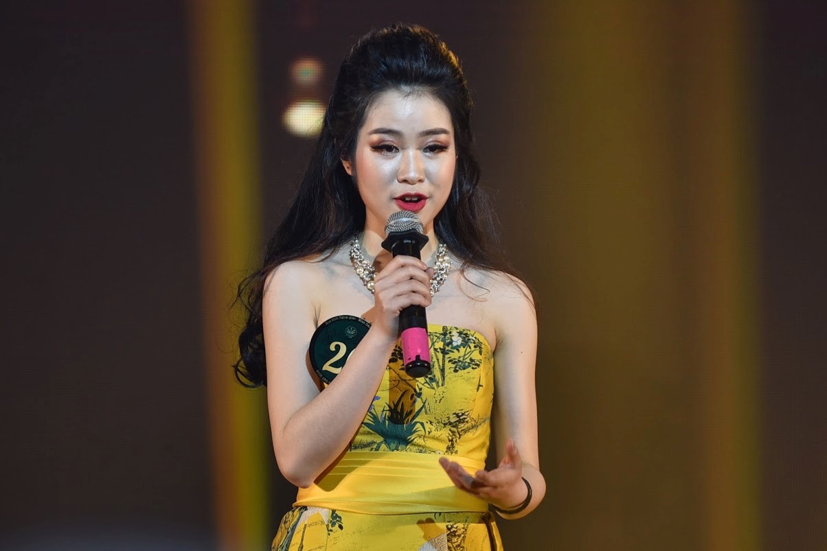 nhan sac 5 hoa khoi hoc vien ngoai giao anh 10