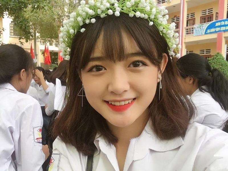 Nhan sac xinh dep cua dan thieu nu be trap gay chu y o Lao Cai hinh anh