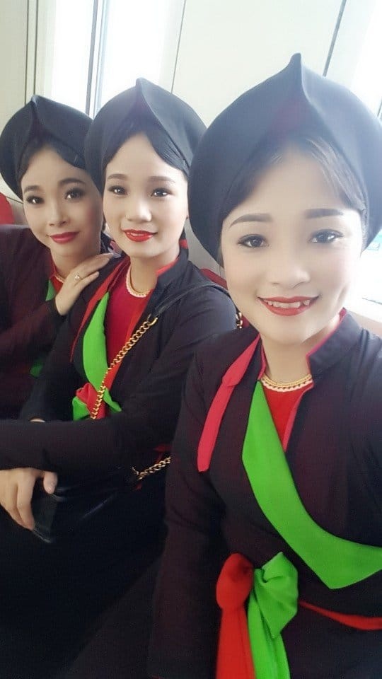 4 cô gái hát quan họ xinh đẹp ảnh 4 4 co gai hat quan ho xinh dep anh 4