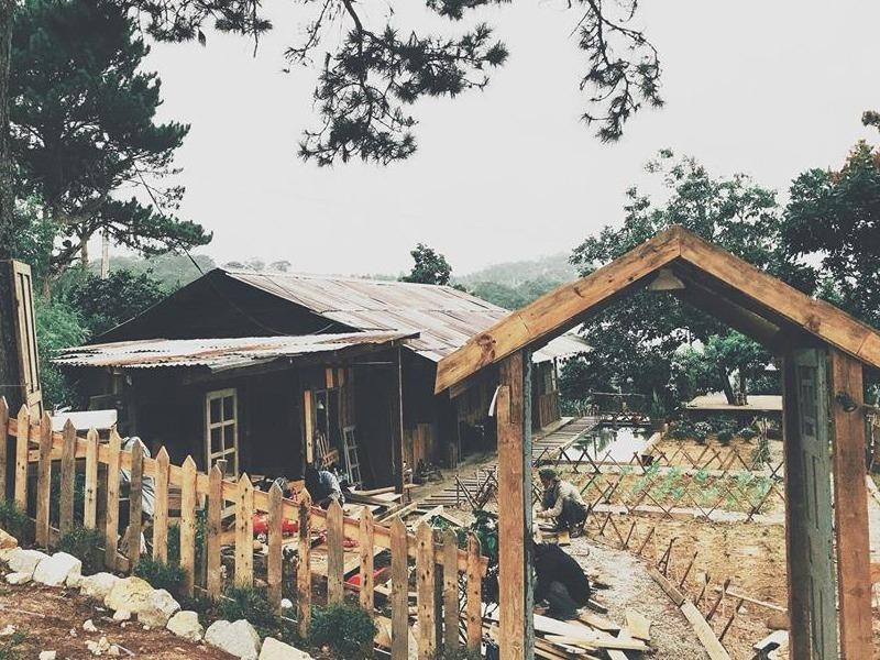 Nhom ban danh mot nam lot xac can nha do nat o Da Lat bang do di xin hinh anh