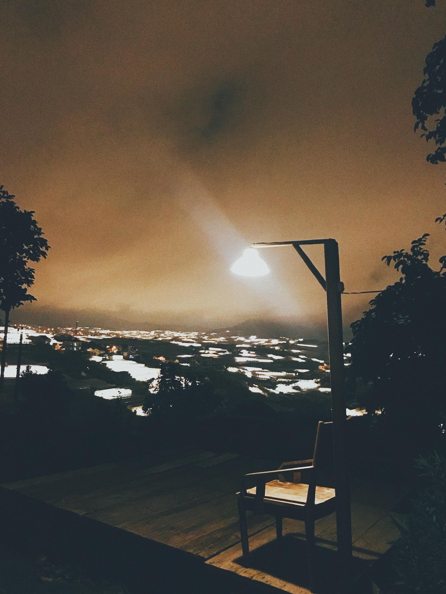 các bạn trẻ biến căn nhà đổ nát thành nhà đẹp ảnh 7 cac ban tre bien can nha do nat thanh nha dep anh 7