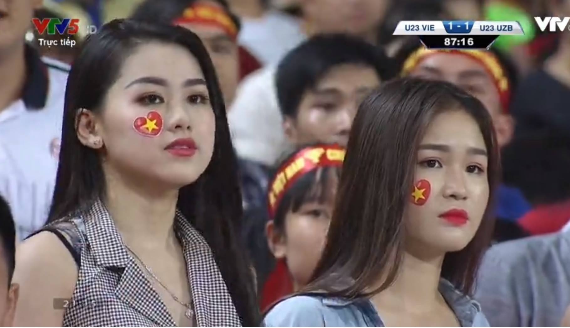 nhung bong hong duoc tim kiem trong tran U23 Viet anh 7