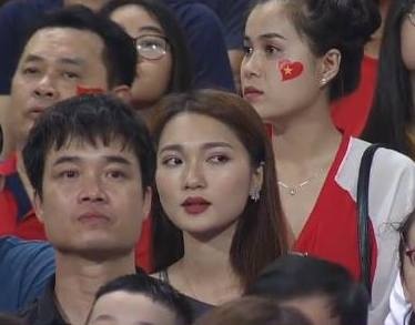 nhung bong hong duoc tim kiem trong tran U23 Viet anh 3