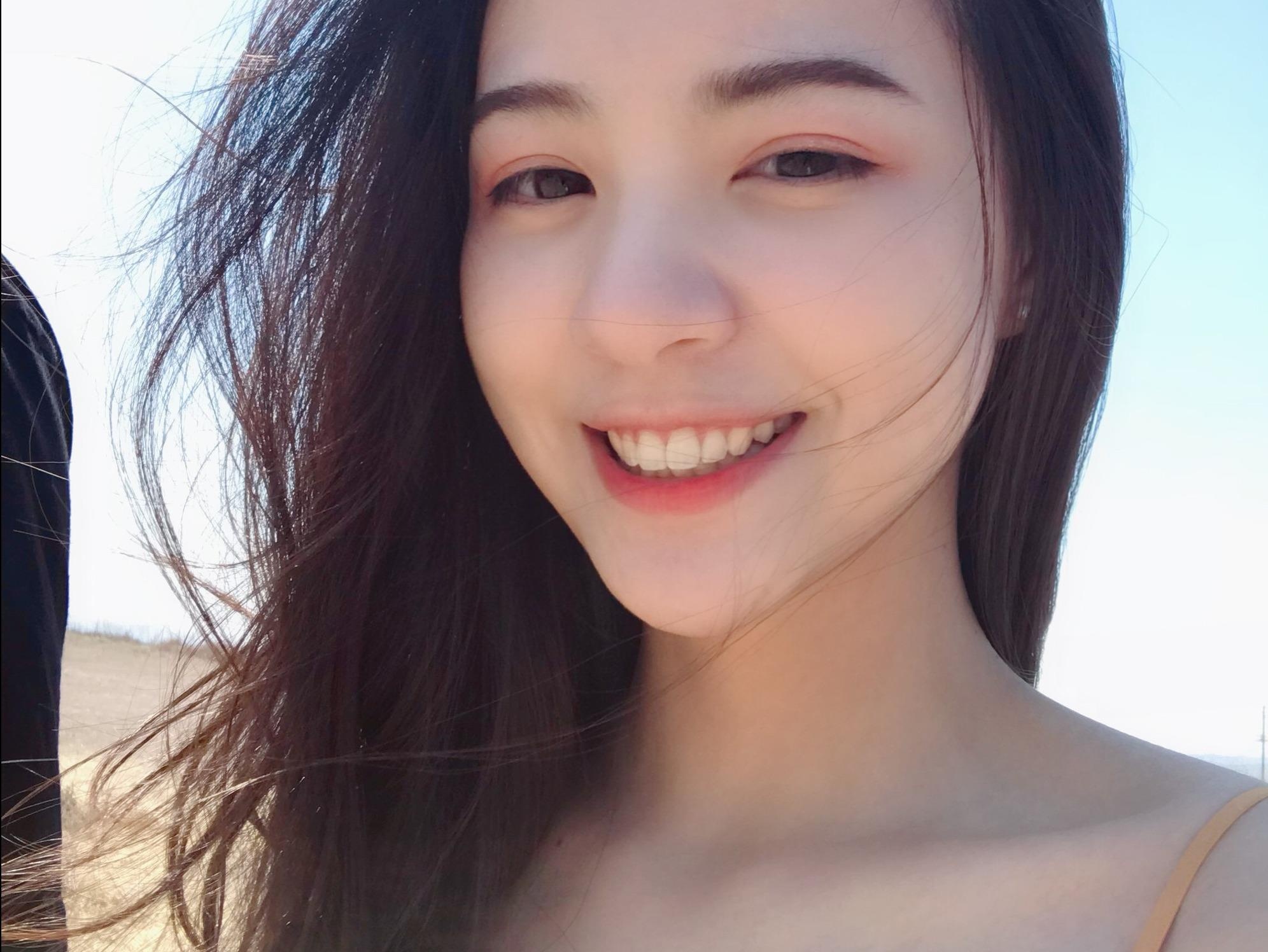 Nu than moi noi o Trung Quoc: Sang chanh, nhan sac giong Min Hyo Rin hinh anh