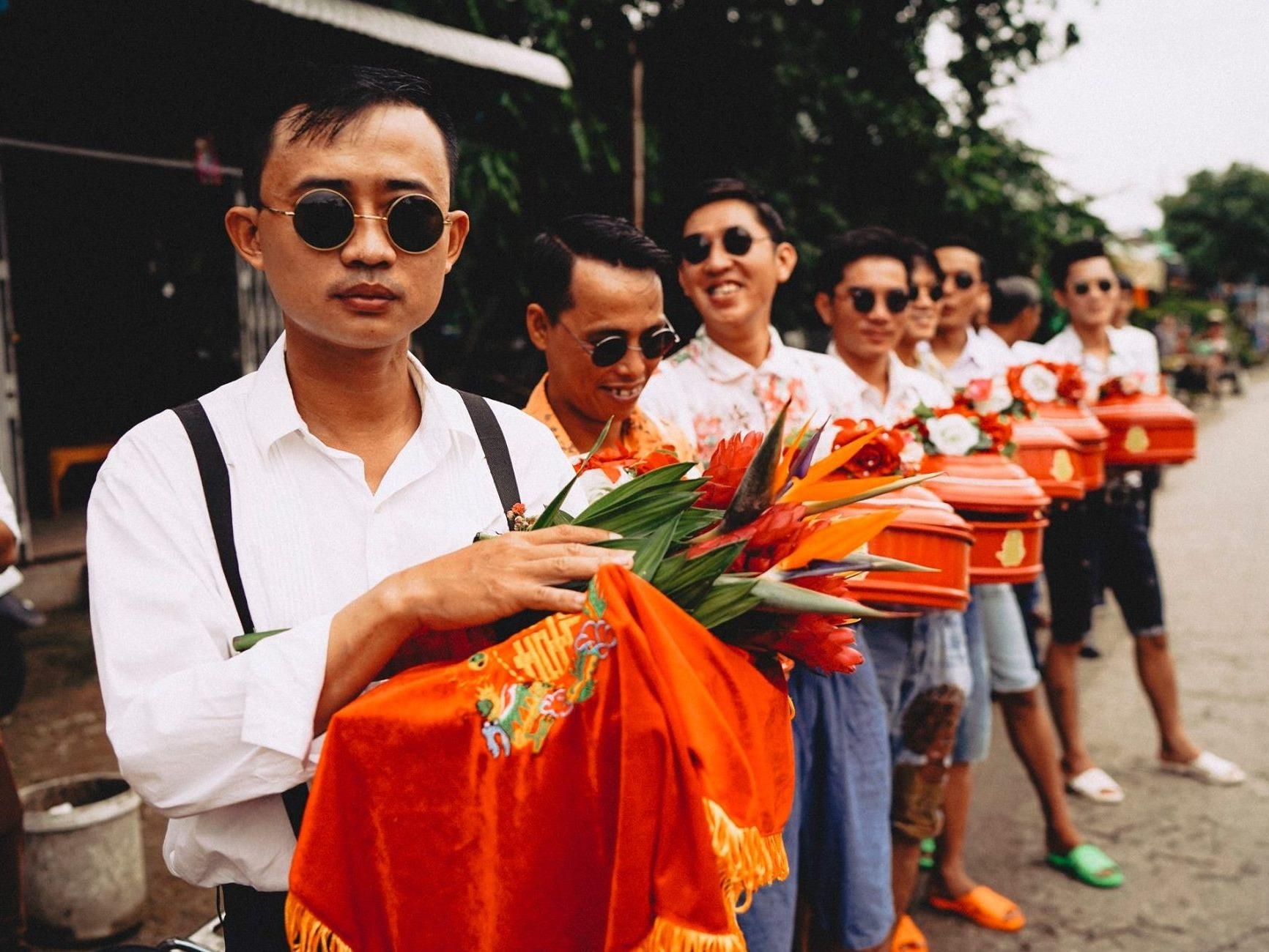 Doi tre An Giang muon quan ao cha me tai hien dam cuoi nhung nam 80 hinh anh