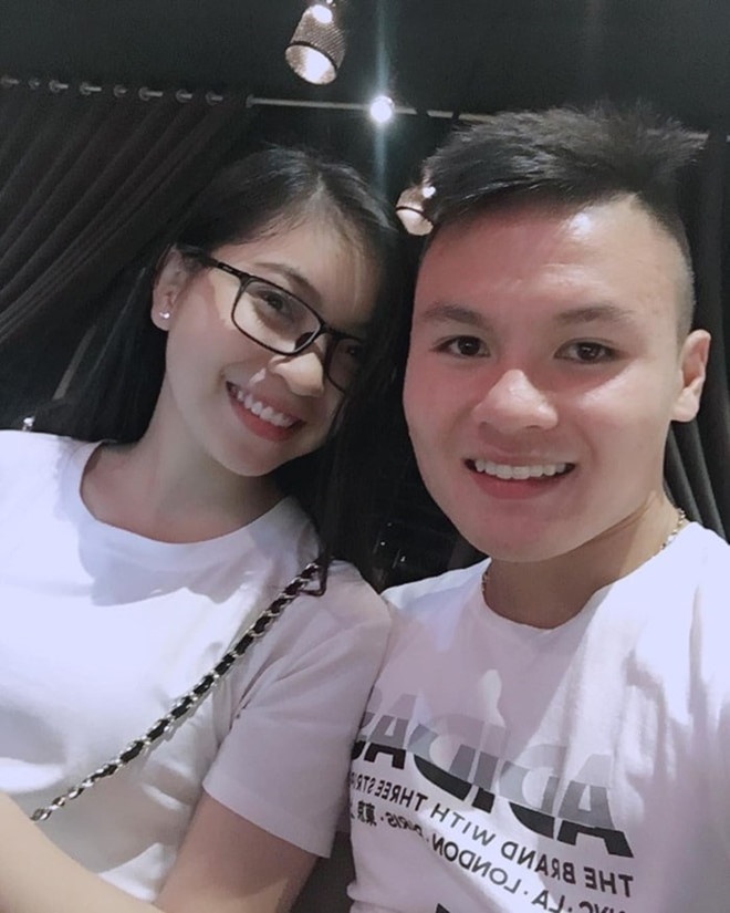 ban gai gui loi chuc toi cac cau thu Olympic Viet anh 3