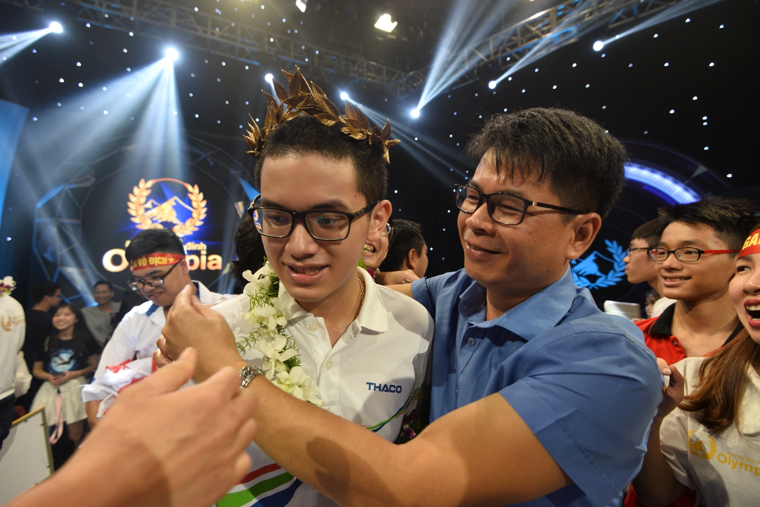 Hoang Cuong vo oa khi chia se cam xuc tro thanh nha vo dich Olympia hinh anh