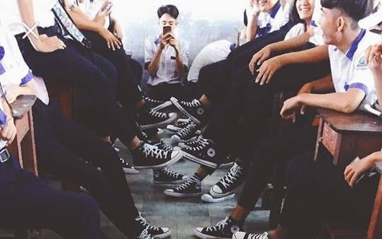 Lop khoe dong phuc giay, dan mang tranh cai hang that hay gia hinh anh