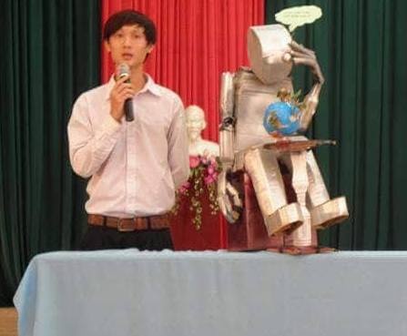 9X Kien Giang lam robot tu bai carton anh 2