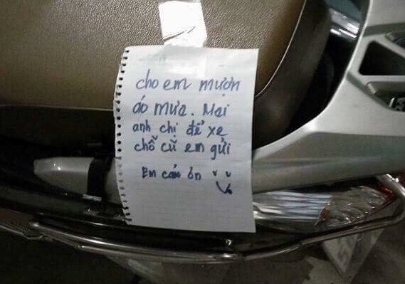 lấy áo mưa gửi lại tiền ảnh 2 lay ao mua gui lai tien anh 2