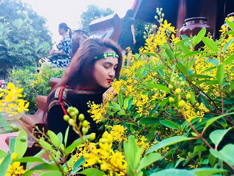 thieu nu E De thuong bi nham la con lai anh 1