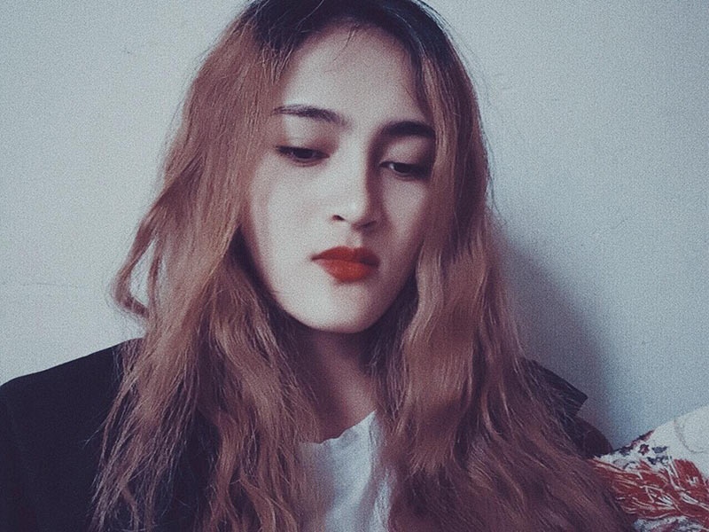 Thieu nu E De xinh dep the hien kha nang ca hat hinh anh