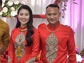 Nhan sac doi thuong xinh dep cua vo cau thu Trong Hoang hinh anh