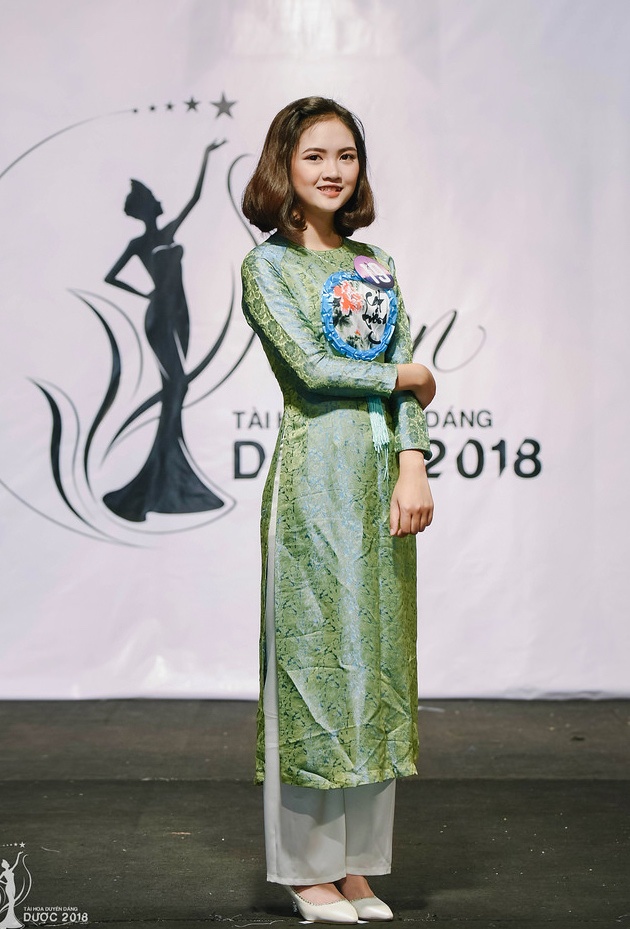 nhan sac 15 sinh vien DH Duoc anh 6