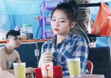 Co gai the hien ca khuc 'Thuong ve xu Nghe' hinh anh