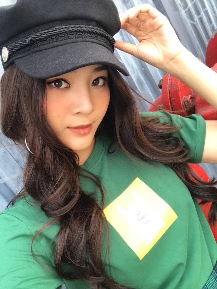 nguoi thu 3 trong MV cua Huong Giang anh 4