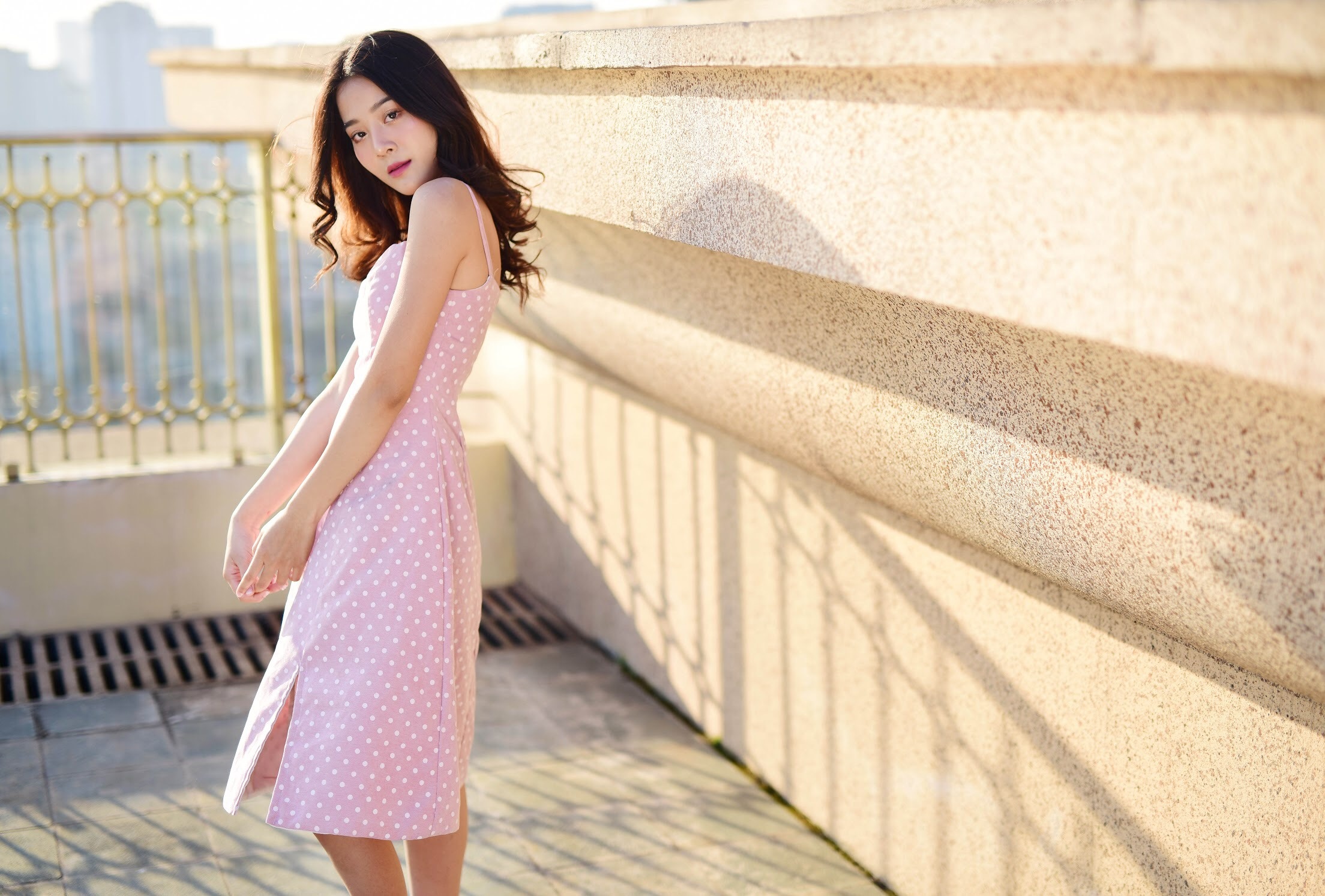 nguoi thu 3 trong MV cua Huong Giang anh 3