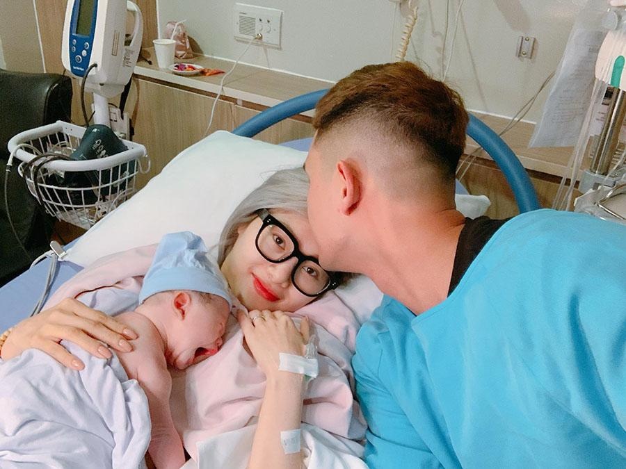 em gai quang vinh sinh con anh 1