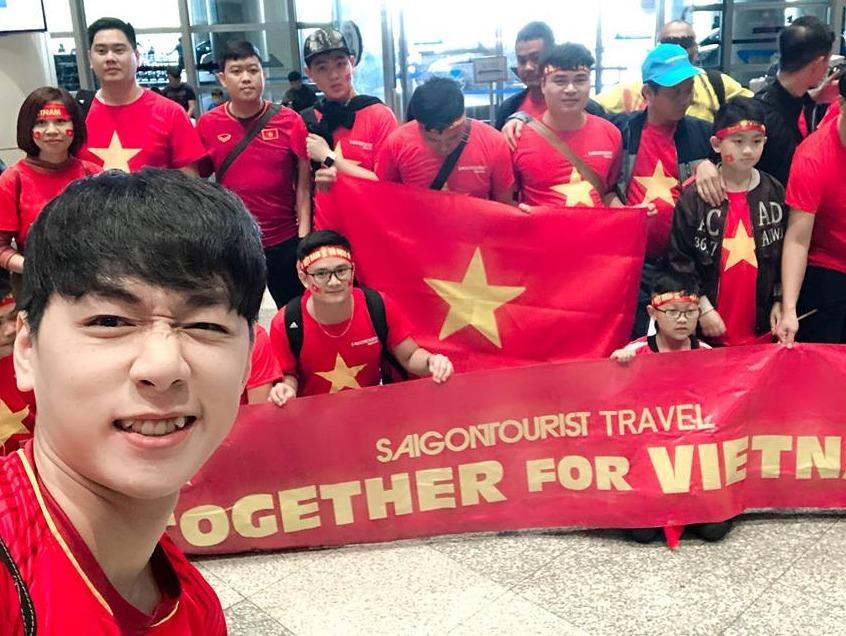 4h sang Ba Duy da cung 100 CDV hao huc sang Malaysia co vu VN hinh anh