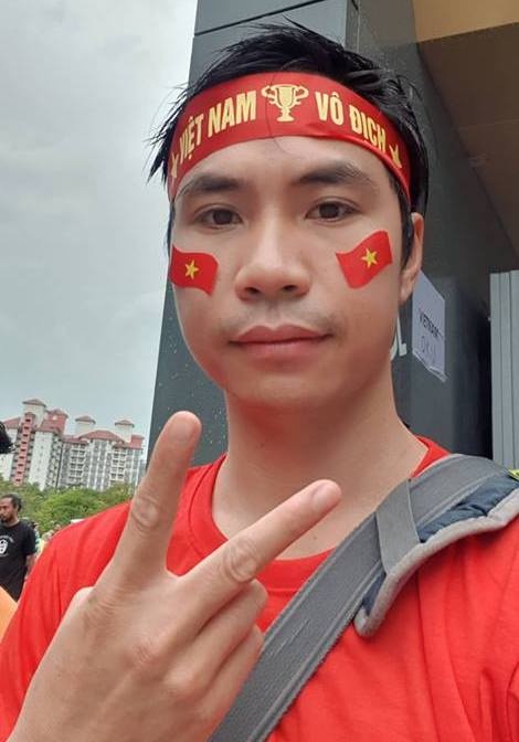 cổ động viên dũng cảm nhất Việt Nam ảnh 1 co dong vien dung cam nhat Viet Nam anh 1