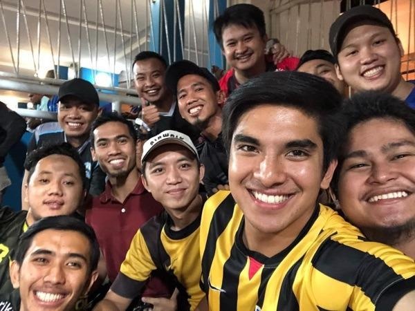 Bo truong 9X Malaysia se den san My Dinh xem tran chung ket luot ve hinh anh