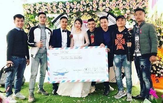 Hoi ban than tang chu re Bac Giang phong bi mung cuoi khong lo hinh anh