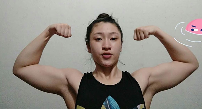 co gai noi tieng vi co co bap nhu dan ong anh 12