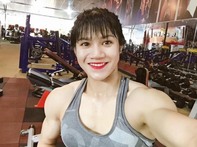 5 co gai Viet noi tieng tren mang vi co co bap cuon cuon nhu dan ong hinh anh