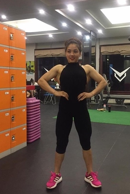 co gai noi tieng vi co co bap nhu dan ong anh 10