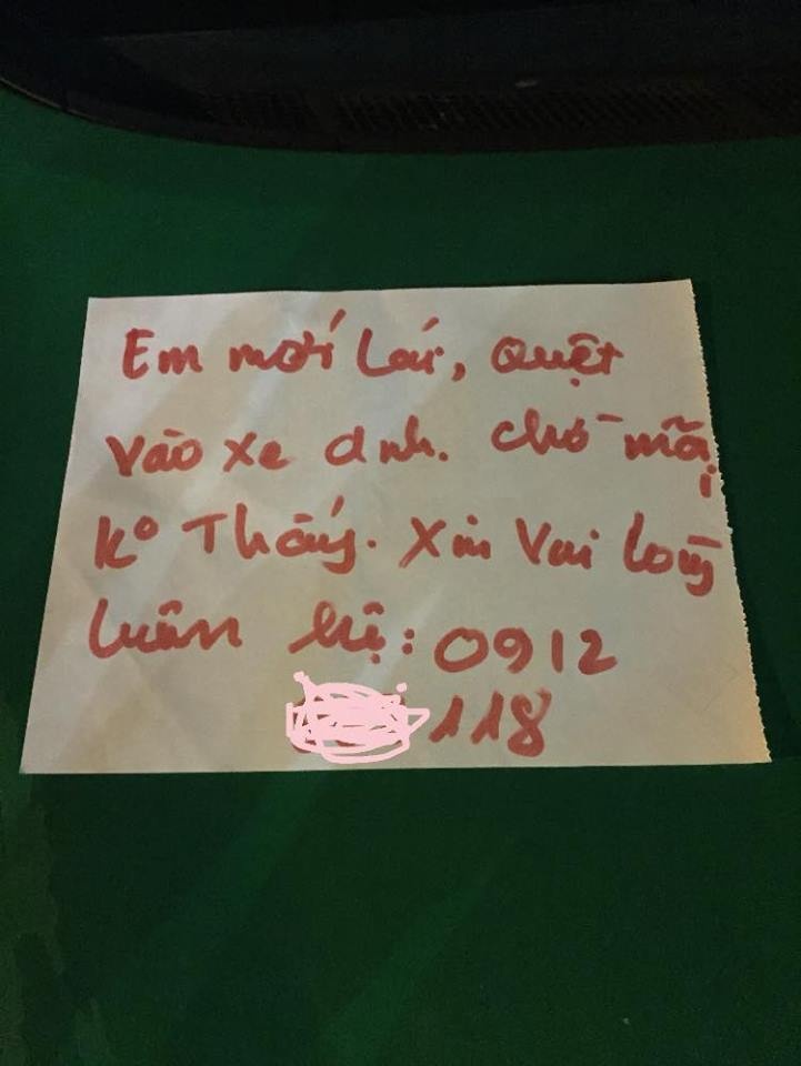 va quệt vào xe để lại mẩu giấy xin lỗi ảnh 1 va quet vao xe de lai mau giay xin loi anh 1